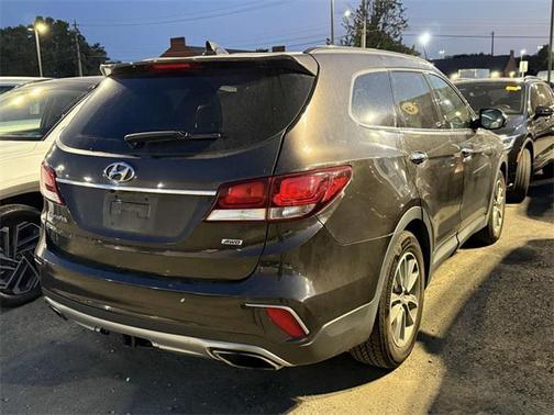 2017 Hyundai SANTA FE SE