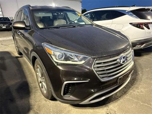 2017 Hyundai SANTA FE SE