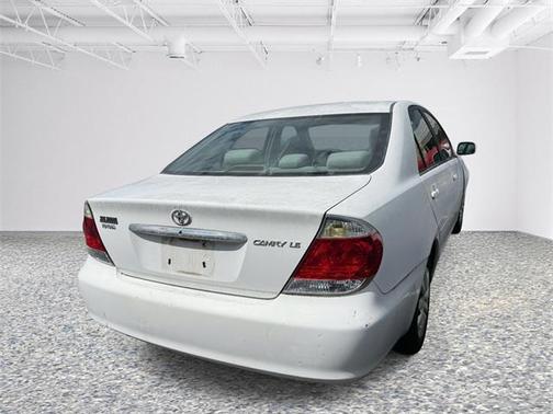 2005 Toyota Camry LE