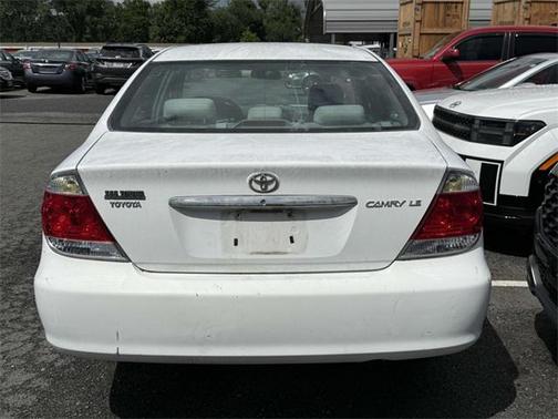 2005 Toyota Camry LE