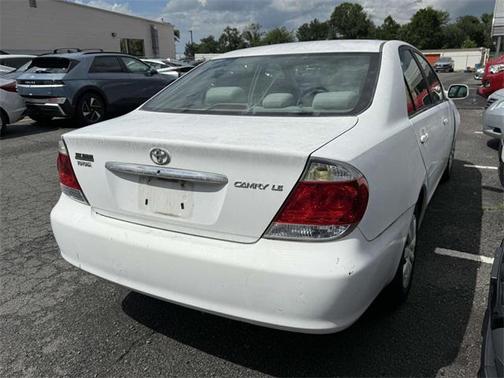 2005 Toyota Camry LE