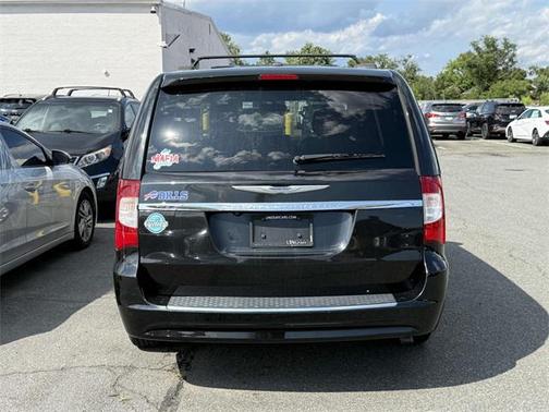2016 Chrysler Town & Country Touring