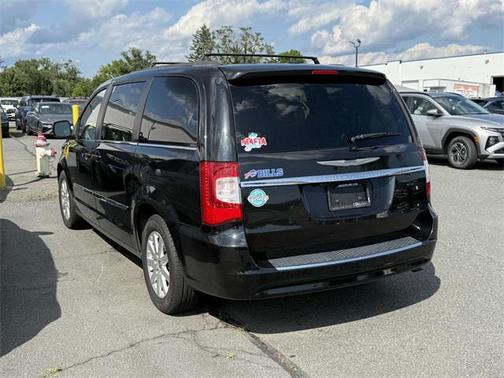 2016 Chrysler Town & Country Touring