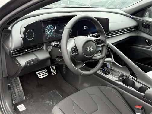 2025 Hyundai ELANTRA HEV SEL Sport