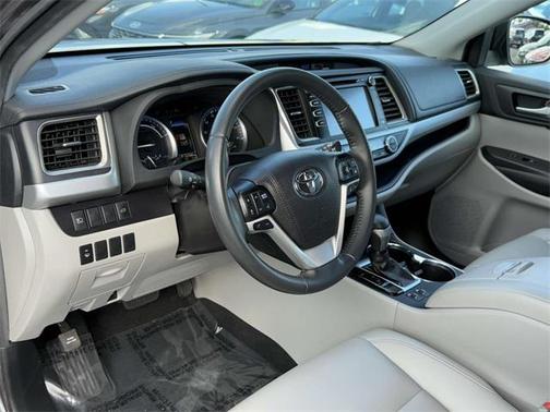 2019 Toyota Highlander Hybrid XLE