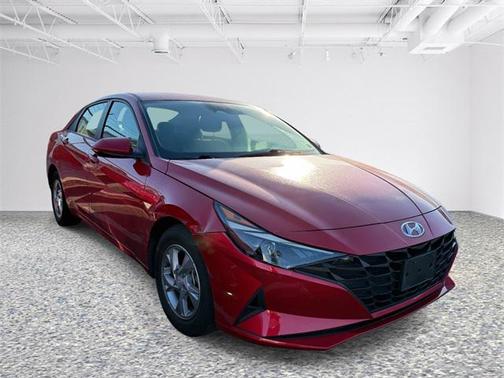 2023 Hyundai ELANTRA SE