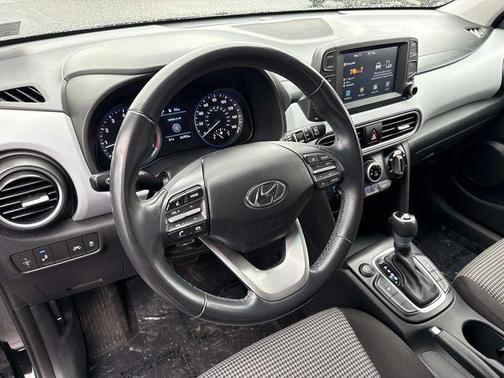 Ultra Black Pearl 2019 Hyundai KONA SEL