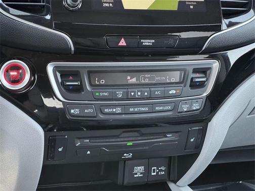 2020 Honda Pilot Touring 8-Passenger