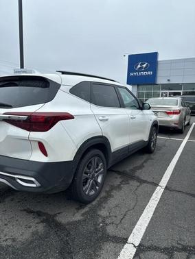 2023 Kia Seltos S
