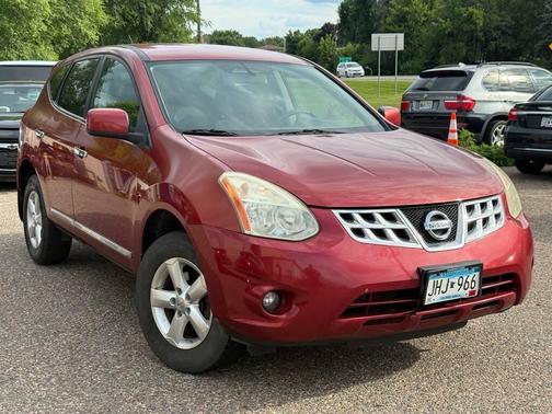 Red 2013 Nissan Rogue SV