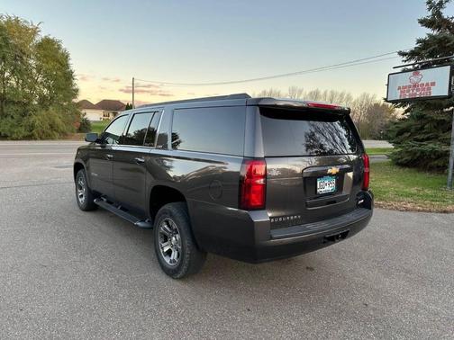 2017 Chevrolet Suburban LT