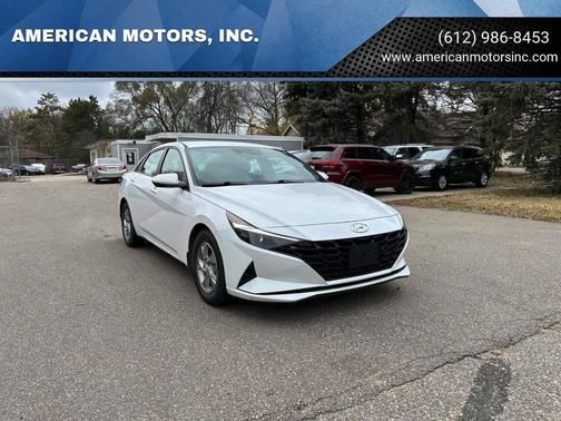 2022 Hyundai ELANTRA SE