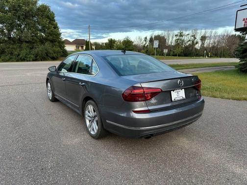 2017 Volkswagen Passat 1.8T SEL Premium 4dr Sedan