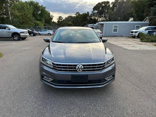 2017 Volkswagen Passat 1.8T SEL Premium 4dr Sedan