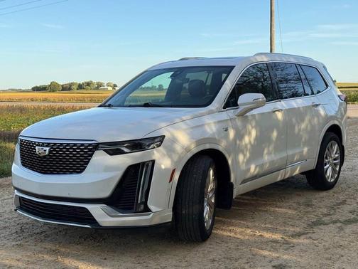 White 2020 Cadillac XT6 Premium Luxury 4x4 4dr SUV