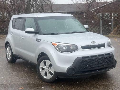 Silver 2015 Kia Soul Base