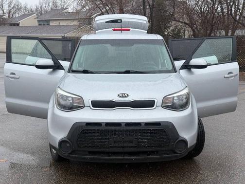 Silver 2015 Kia Soul Base