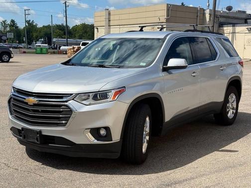 Gray 2021 Chevrolet Traverse LT Leather