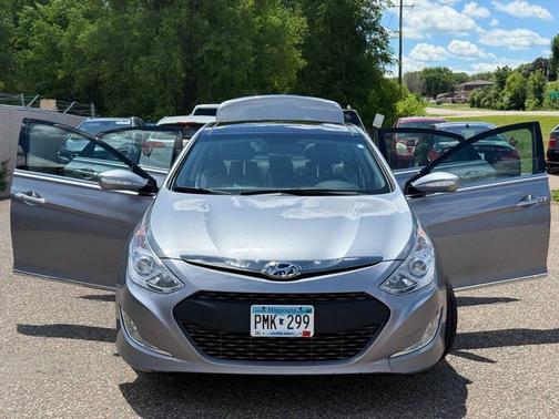 Silver 2014 Hyundai SONATA Hybrid Limited