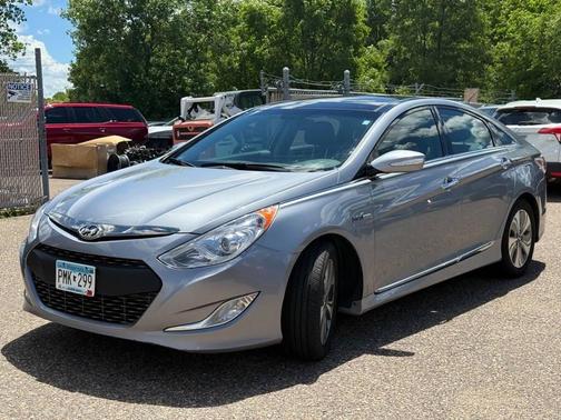 Silver 2014 Hyundai SONATA Hybrid Limited
