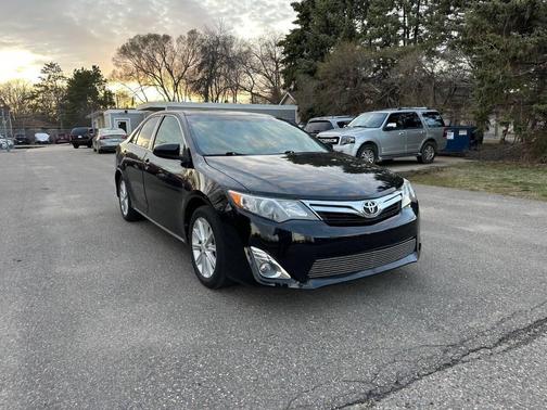Black 2012 Toyota Camry Hybrid XLE