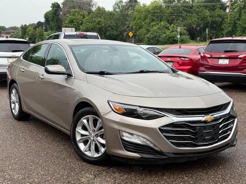 Gold 2022 Chevrolet Malibu LT