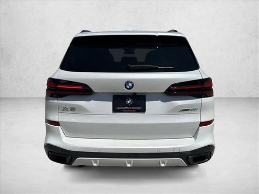Mineral White Metallic 2024 BMW X5 xDrive40i