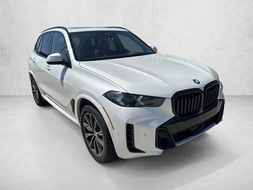 Mineral White Metallic 2024 BMW X5 xDrive40i
