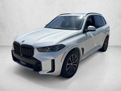 Mineral White Metallic 2024 BMW X5 xDrive40i