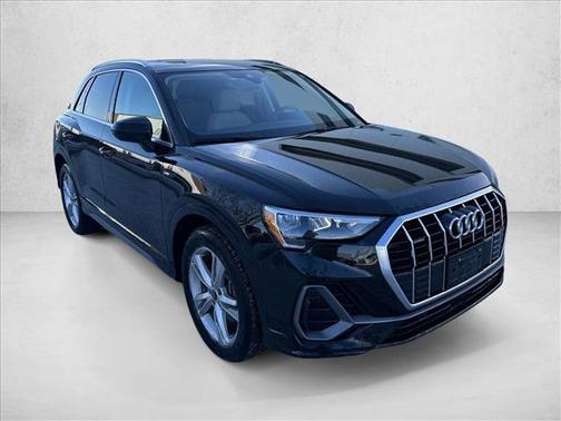 2022 Audi Q3 45 S line Premium