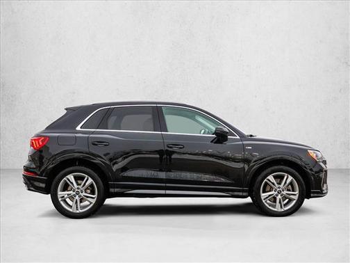 2022 Audi Q3 45 S line Premium