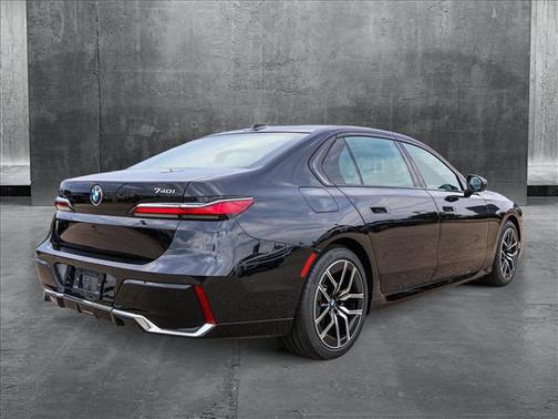 2025 BMW 740 i xDrive