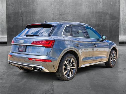 2022 Audi Q5 45 S line Premium Plus