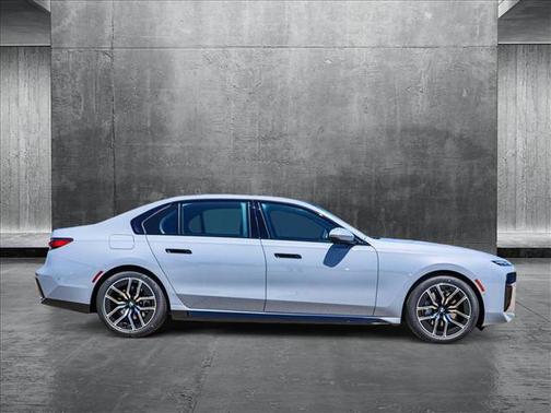 2025 BMW 740 i xDrive