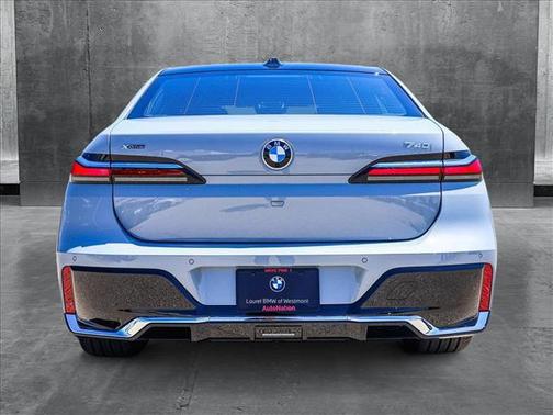 2025 BMW 740 i xDrive