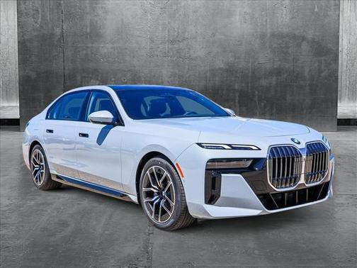 2025 BMW 740 i xDrive