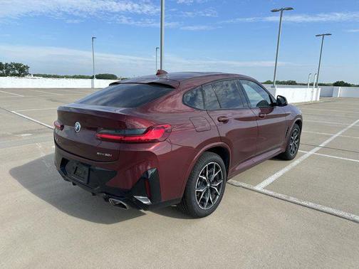 2025 BMW X4 xDrive30i