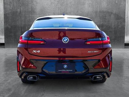 2025 BMW X4 xDrive30i