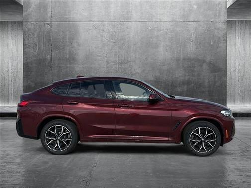2025 BMW X4 xDrive30i