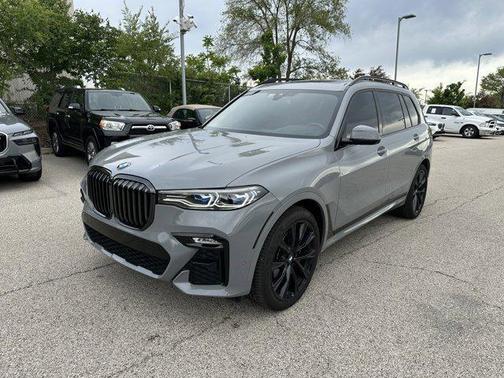 2022 BMW X7 M50i
