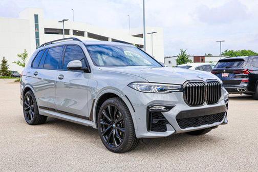 2022 BMW X7 M50i
