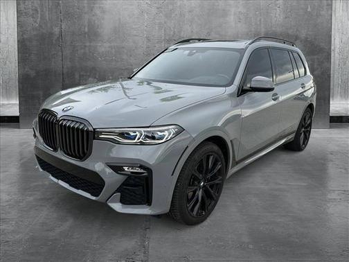 2022 BMW X7 M50i