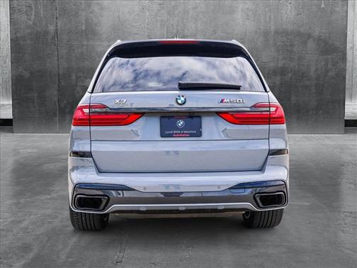 2022 BMW X7 M50i