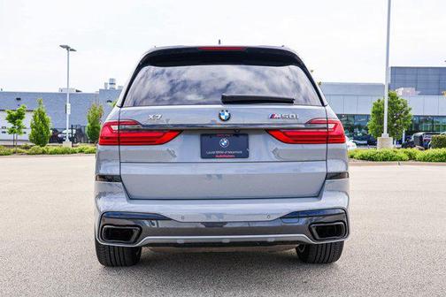 2022 BMW X7 M50i