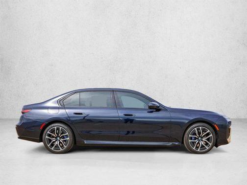 Carbon Black Metallic 2023 BMW 740 i