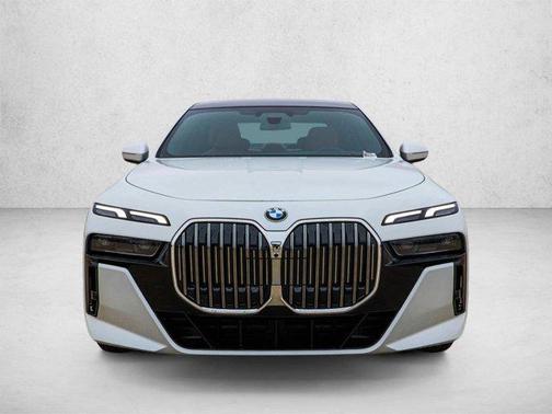 Mineral White Metallic 2026 BMW 740 xDrive