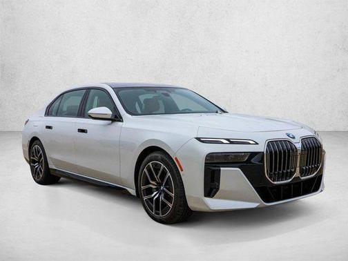 Mineral White Metallic 2026 BMW 740 xDrive