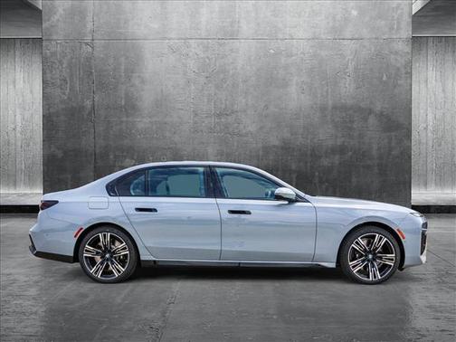 2025 BMW 760 i xDrive