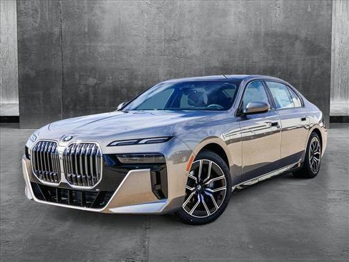 2025 BMW 740 i xDrive