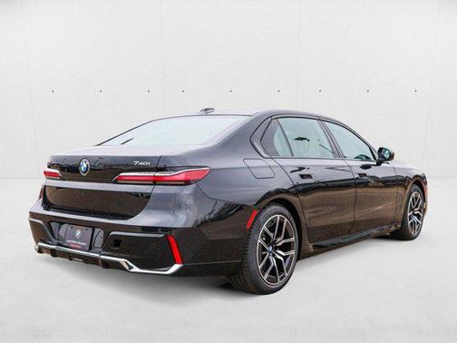 Black Sapphire Metallic 2025 BMW 740 i xDrive